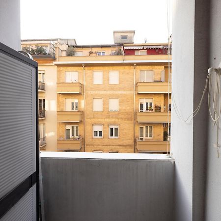 Tra Porta Susa E Piazza Statuto -Cortile Interno- Turim Exterior foto