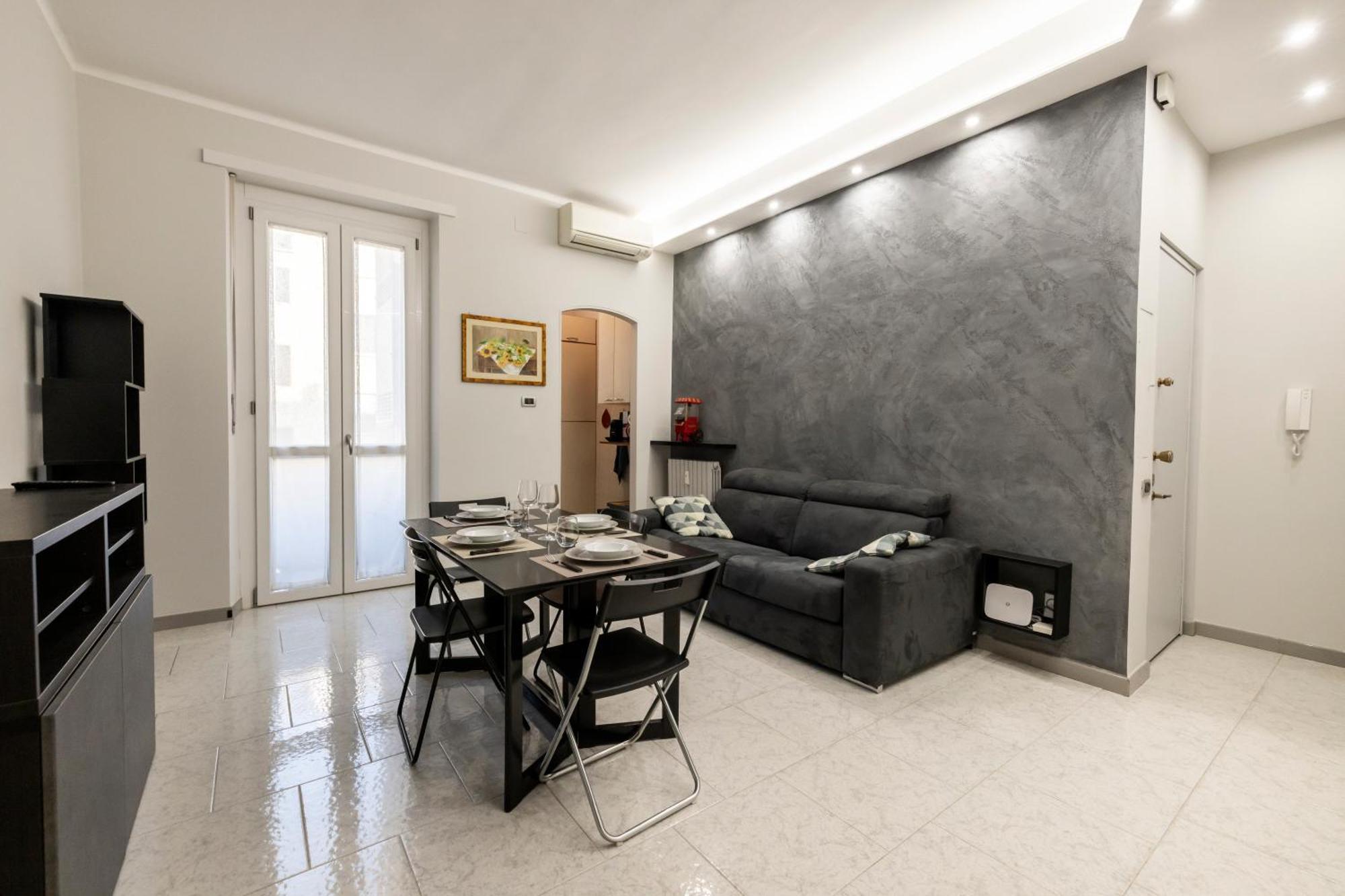 Tra Porta Susa E Piazza Statuto -Cortile Interno- Turim Exterior foto