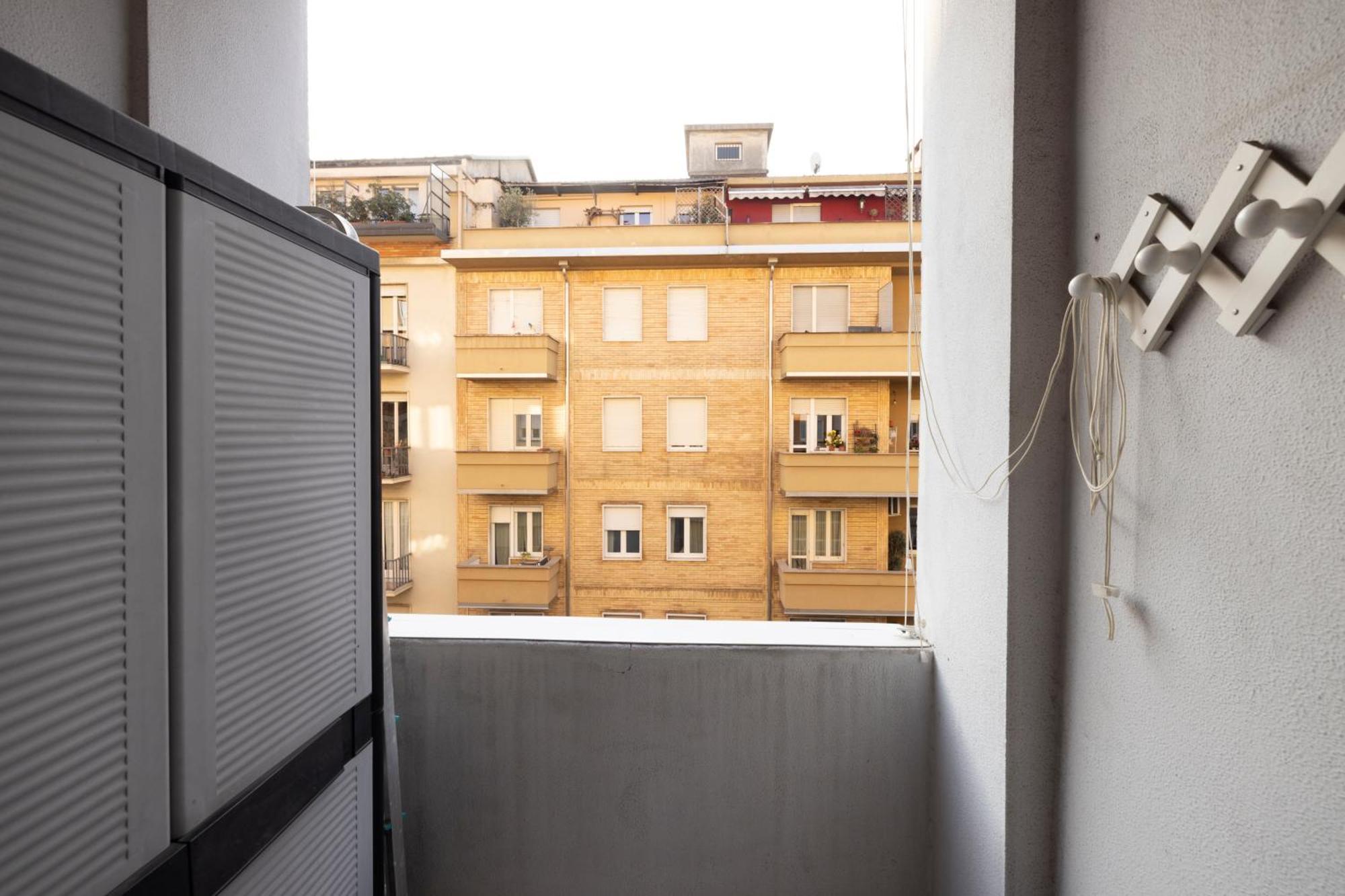 Tra Porta Susa E Piazza Statuto -Cortile Interno- Turim Exterior foto